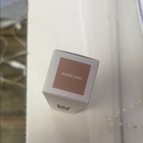 HIDE Invisible Oil-Free Foundation - Picture 2 of 7